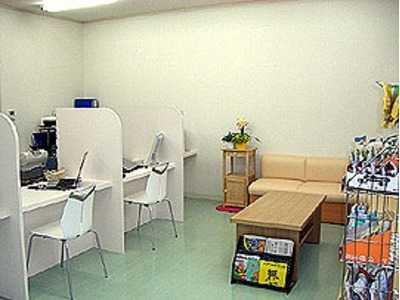 南山堂薬局 横須賀店（薬剤師の求人）の写真2枚目：南山堂薬局 横須賀店の内観