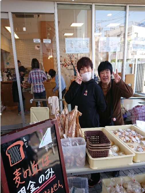 障害福祉サービス事業所　麦の丘の写真4枚目：外部販売に出店です♪