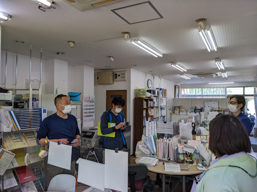 訪問看護ステーションけやきの木（看護師/准看護師の求人）の写真2枚目：月・水・金曜の朝は15分程度のミーティングを行います。