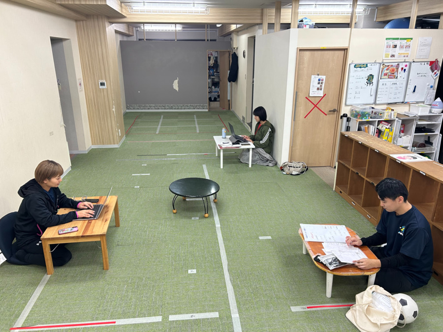 放課後等デイサービス ドレミファソライズ FC中野(児童指導員/指導員の求人)の写真8枚目:事務作業