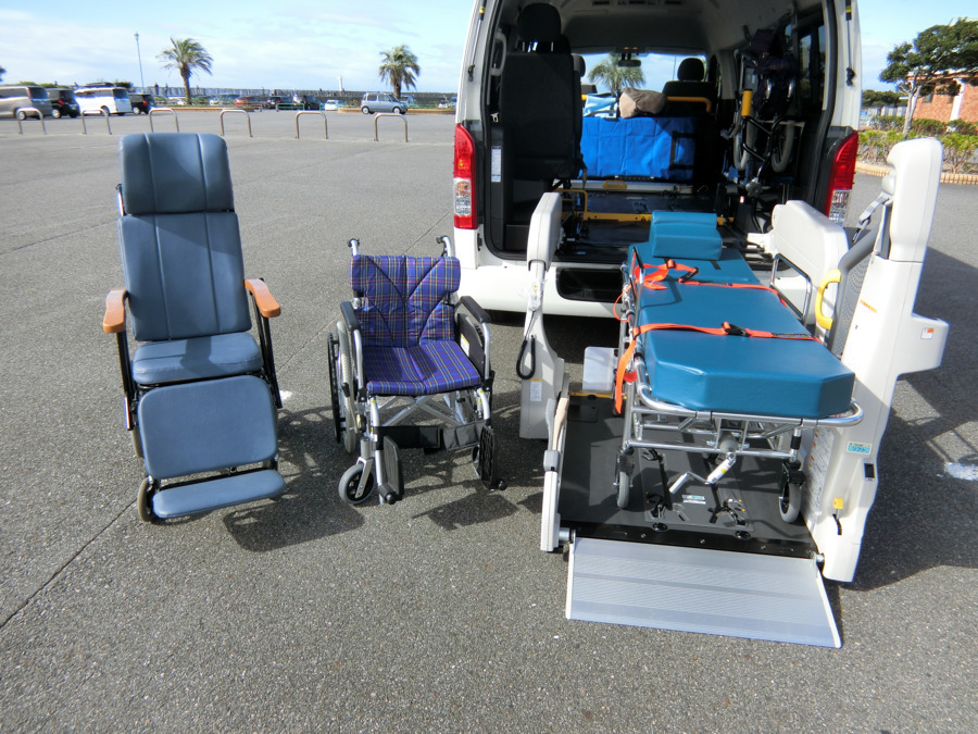 訪問介護本舗 けんと(介護職/ヘルパーの求人)の写真4枚目:介護タクシーの必需品です。