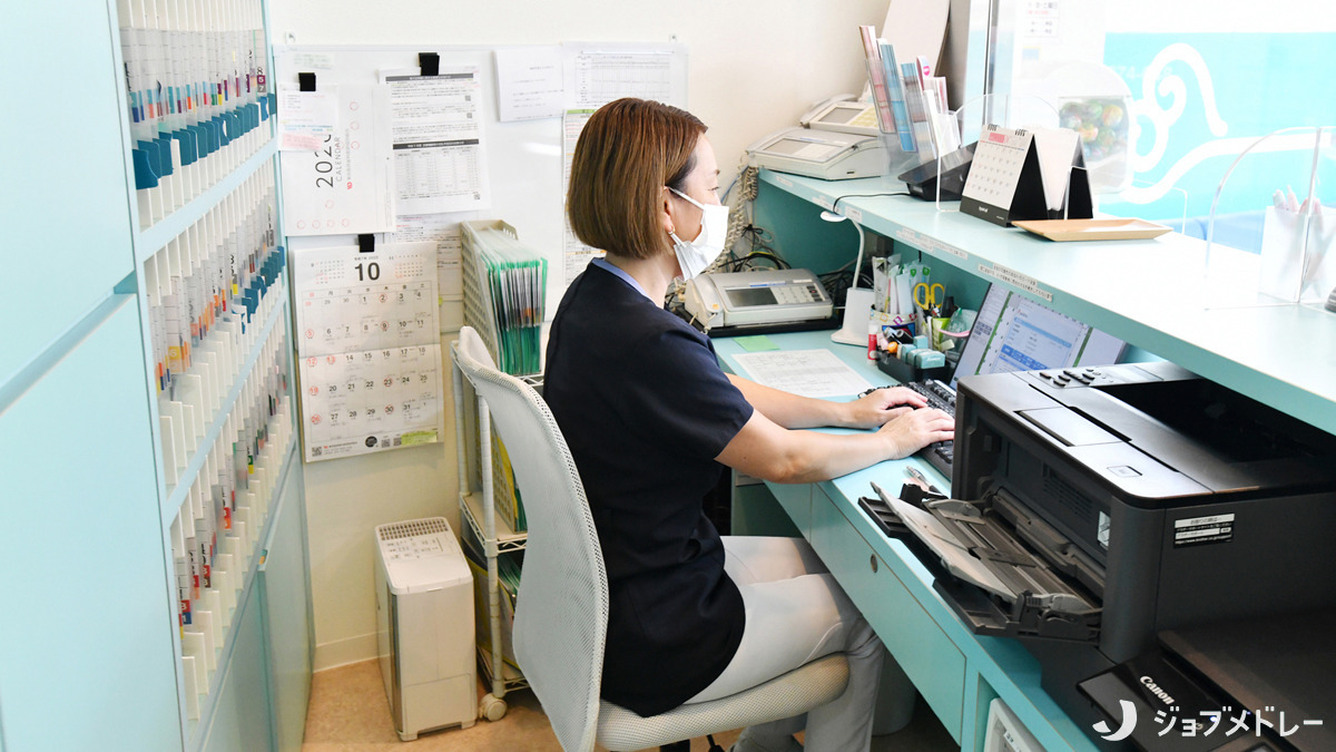 医療法人社団 葵葉会 立田歯科(歯科医師の求人)の写真4枚目:受付の様子です