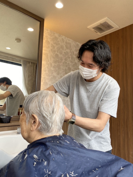 株式会社EE21東京事業所（理容師の求人）の写真3枚目：