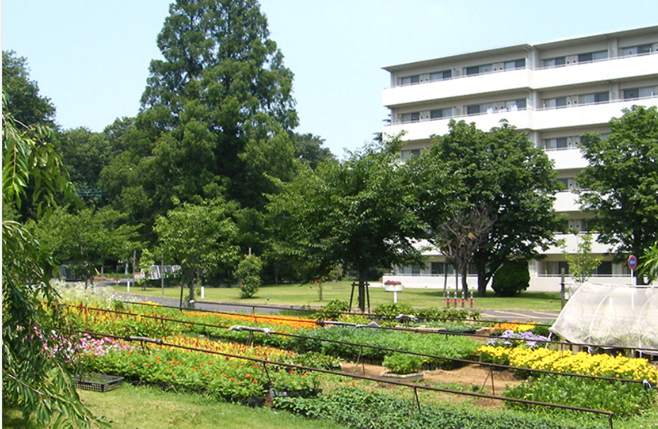 ゆうゆうヴィラ・ナチュラ流山の写真2枚目：施設は広々とした緑あふれる場所です！