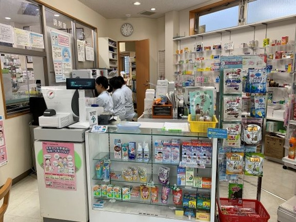 モリワキ薬局の写真4枚目：入って目の前が、レジカウンターになります。