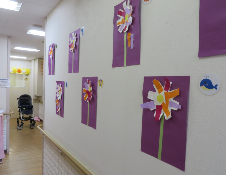 砧南らる保育園（保育士の求人）の写真4枚目：紙工作「おはな」