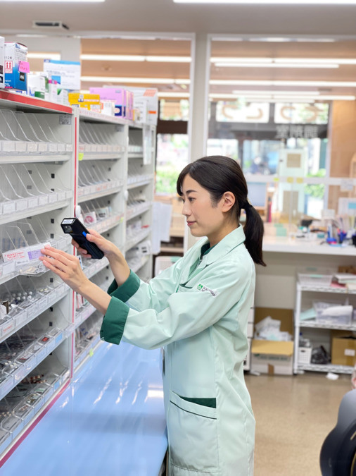 そうごう薬局柳崎店(調剤事務の求人)の写真5枚目:【ピッキング】
処方せんに記載されたお薬を間違えないように集めます