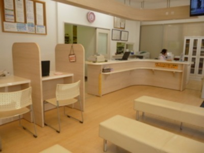 住吉薬局（薬剤師の求人）の写真2枚目：患者様の立場に立って、どうして欲しいのかを考えながら会話をしております