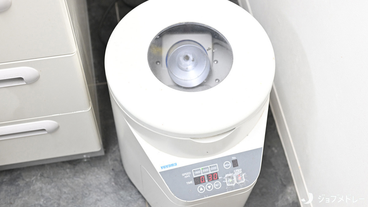 たーとす薬局 ねりま春日町(調剤事務の求人)の写真17枚目:軟膏練り機の設備です