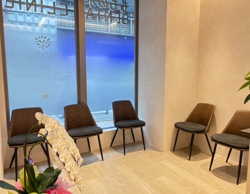 綱島ももの木デンタルクリニック【2025年09月01日オープン】(歯科衛生士の求人)の写真4枚目:待合室