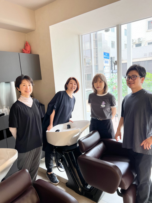 IGREK PARIS　神楽坂店（美容師の求人）の写真4枚目：スタイリスト2名、パートスタイリスト2名、アシスタント1名パートアシスタント1名