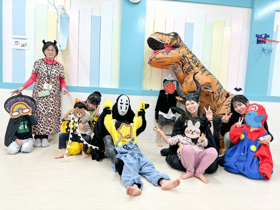 Oneder Ulu（児童発達支援管理責任者の求人）の写真7枚目：ハロウィンイベントの様子です！
みんなで仲良く仮装をしました♪