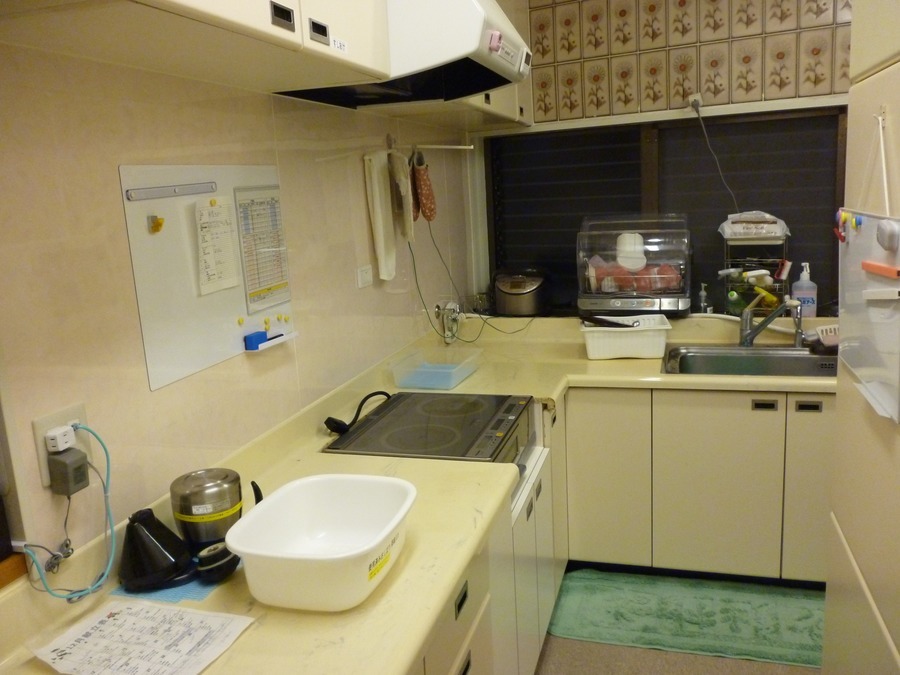 協同の苑　藤江デイサービスの写真3枚目：IHコンロのあるキッチンです。