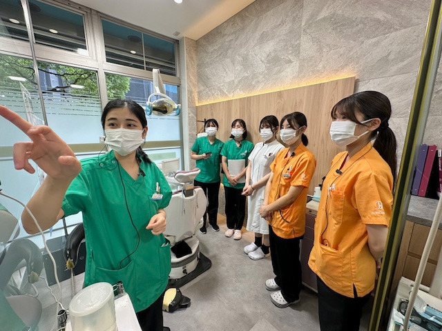 医療法人社団ＫＤＳ　大崎オーバルコート歯科・矯正歯科室（歯科助手の求人）の写真6枚目：定期的にミーティングや勉強会を開催しております。