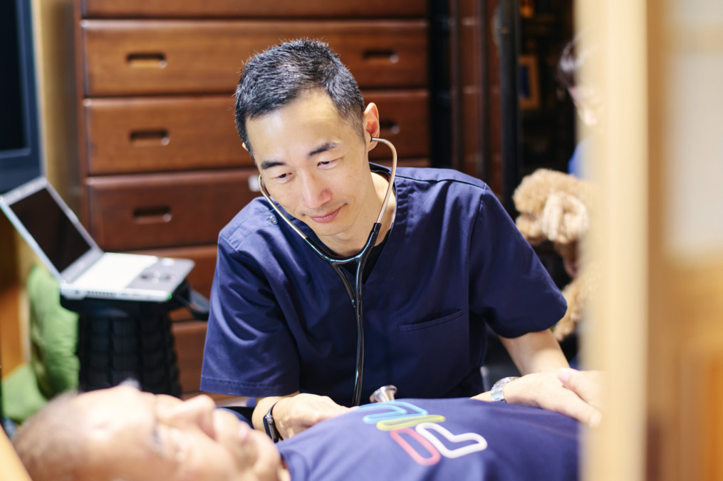 ひなたハートクリニック【2026年01月オープン予定】(看護助手の求人)の写真3枚目:訪問診療にて院長のサポートをしていただきます。