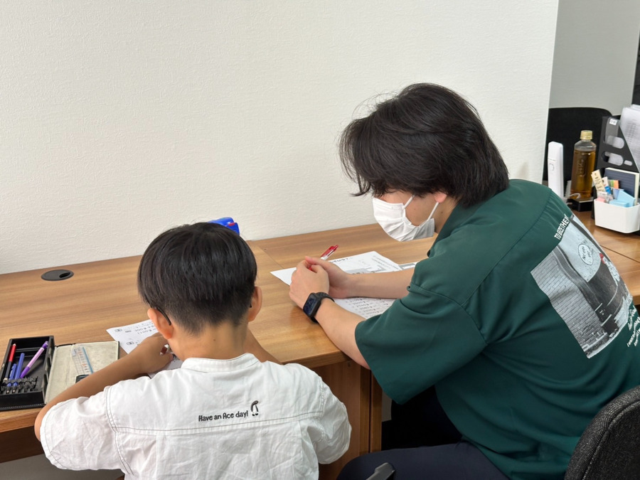 クラップ前原校（児童指導員/指導員の求人）の写真3枚目：個別療育の放課後等デイサービス！資格があれば未経験からお仕事スタートできます！