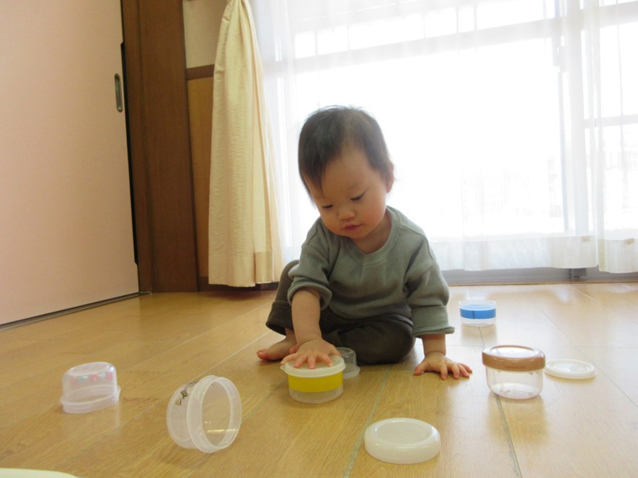 富山大学附属病院内保育所スマイルキッズ の写真:お子さんの発達や個性をよく見て、一人ひとりに合った保育を行っています。