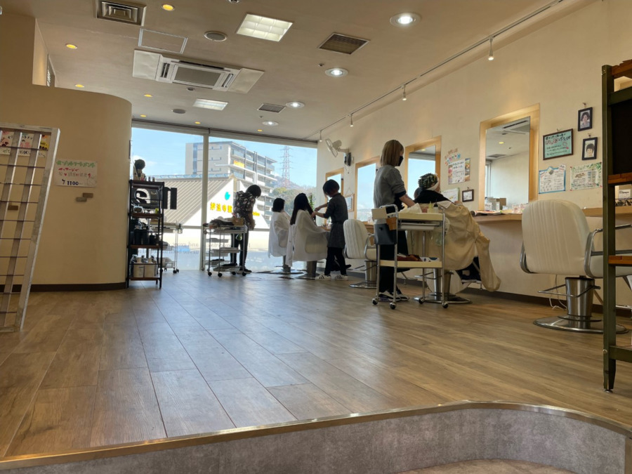 ヘアメイクマディリファーレ店の写真3枚目：