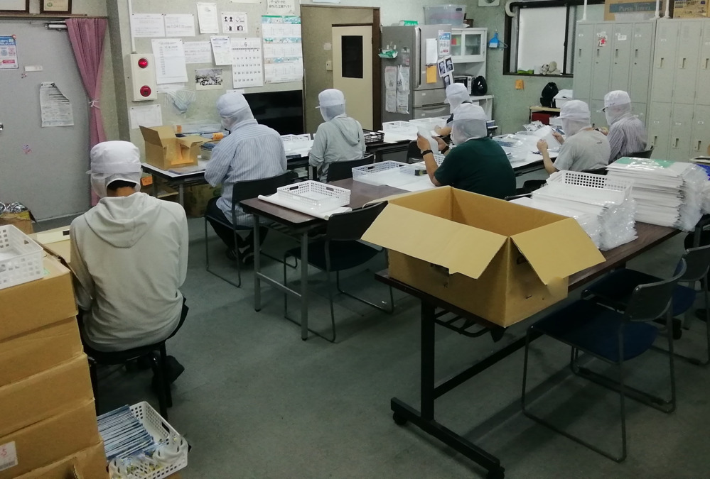 NPO法人ワークあけぼの会　小岩作業所（生活支援員の求人）の写真4枚目：小岩作業所・作業の様子