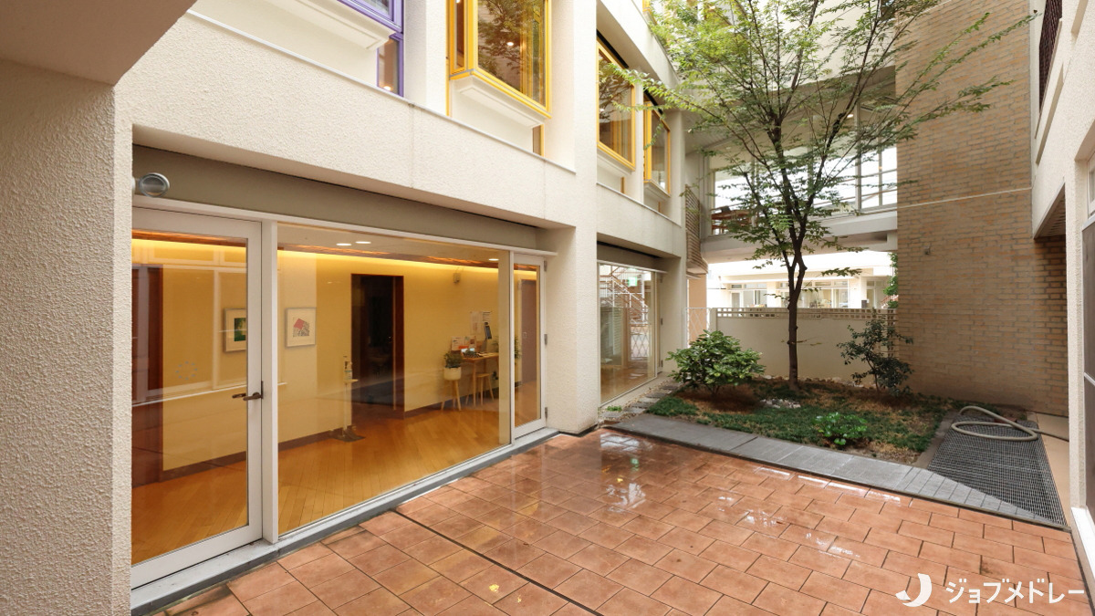 特別養護老人ホームけま喜楽苑（介護職/ヘルパーの求人）の写真13枚目：テラスです