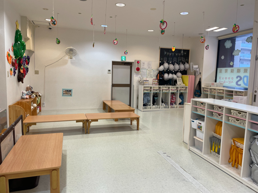 ケヤキッズベビールーム（保育士の求人）の写真2枚目：保育室