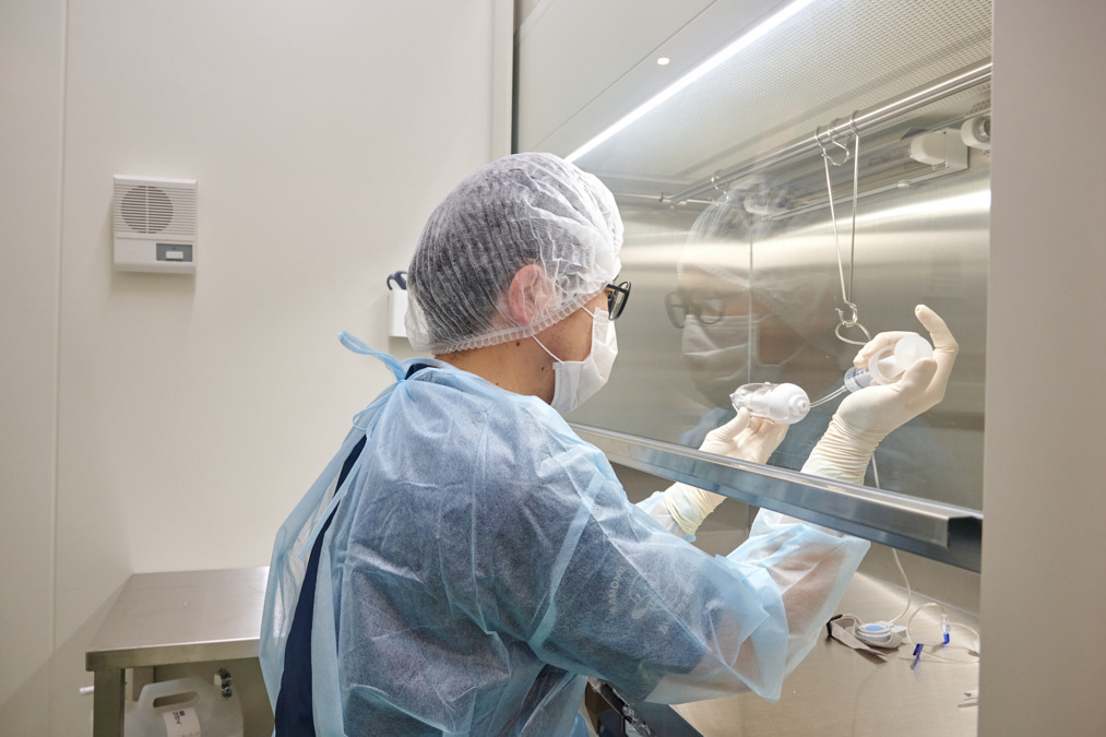 かもめ薬局　北里在宅調剤センター（薬剤師の求人）の写真4枚目：無菌調剤室完備でターミナルにも対応可能です。