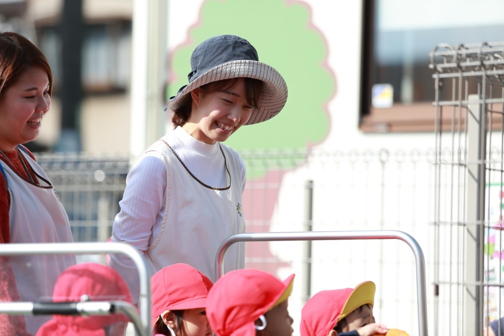 瀬名おひさまの森保育園の写真6枚目：ゆとりを持った保育で保育士も笑顔に♪