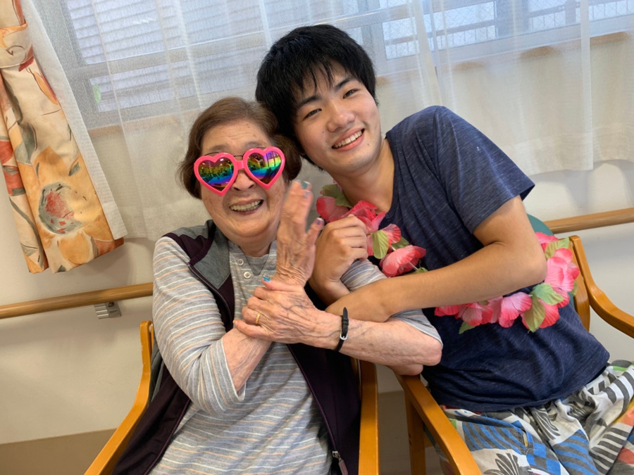 フォーユー堺深阪の写真5枚目：夏祭り2020☆職員とご入居者も仲良しです！