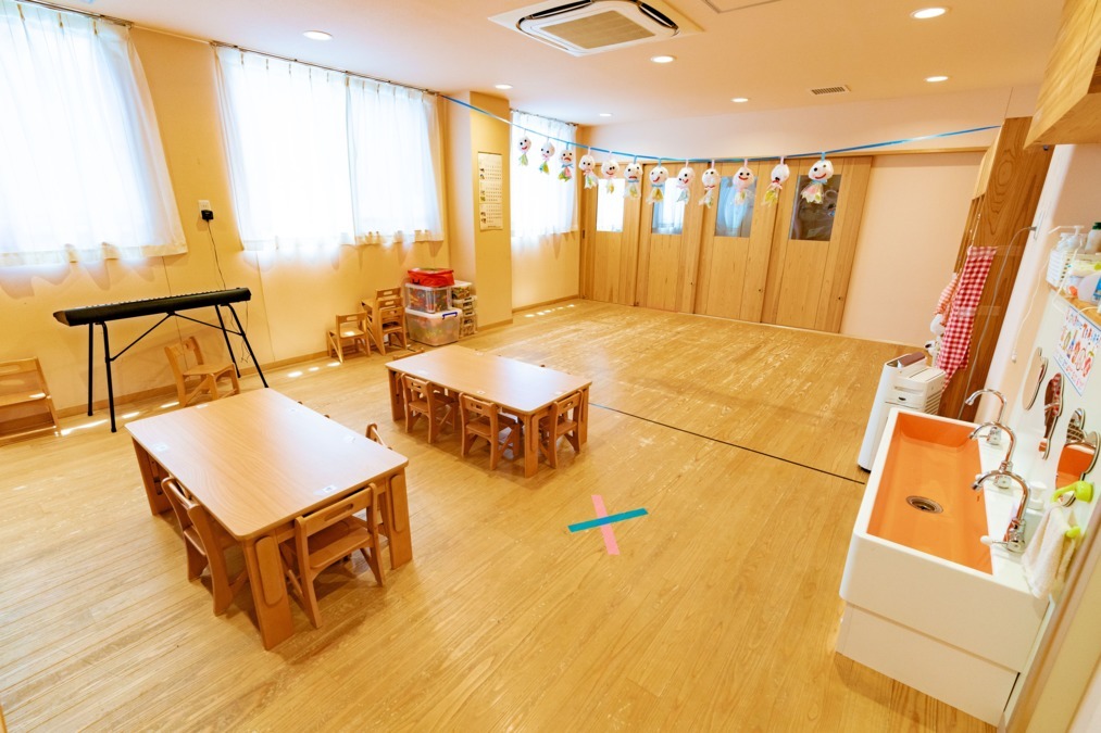 さくらさくみらい 木場【2022年04月01日オープン予定】の写真:無垢の木のぬくもり溢れる園舎です。
