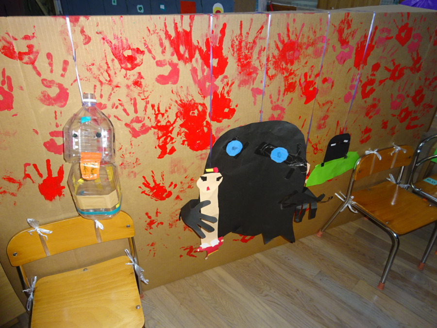 みなみ保育園の写真6枚目：自分たちで考えたお化け屋敷👻全力で楽しむ園児の笑い声溢れる空間になりました