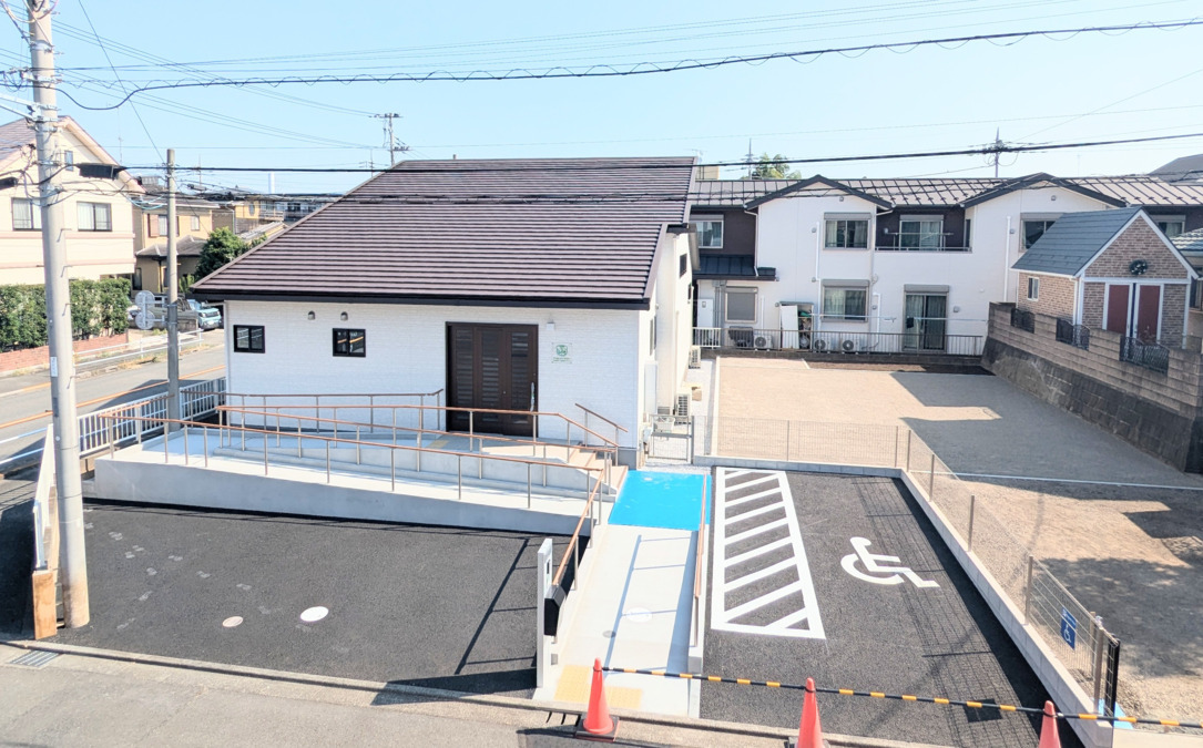 児童発達支援/放課後等デイサービス Hagumi kids（はぐみキッズ）【2025年11月01日オープン予定】（保育士の求人）の写真11枚目：右上のスペースに人工芝・菜園場を予定しています。