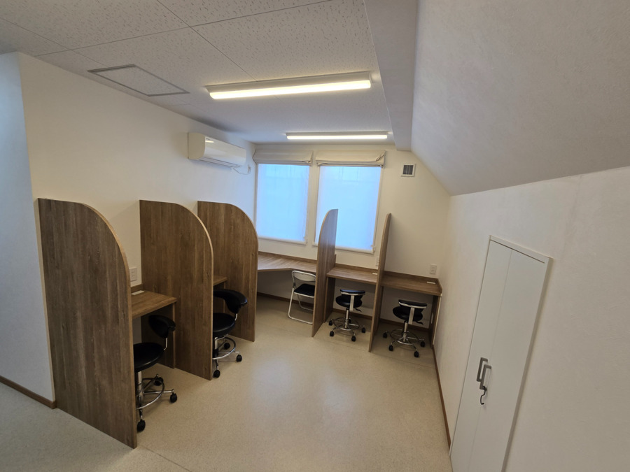 医療法人たんぽぽ会歯科　東住吉院（歯科医師の求人）の写真5枚目：プライバシーを大切にした休憩室です！！