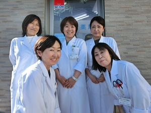 ヤマダ薬局【保木間支店】(薬剤師の求人)の写真3枚目:親しみやすいスタッフがお待ちしています!