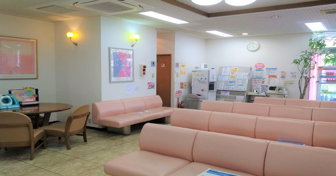 さくら保健薬局 枚方店（薬剤師の求人）の写真3枚目：さくら保険薬局　枚方店　待合室