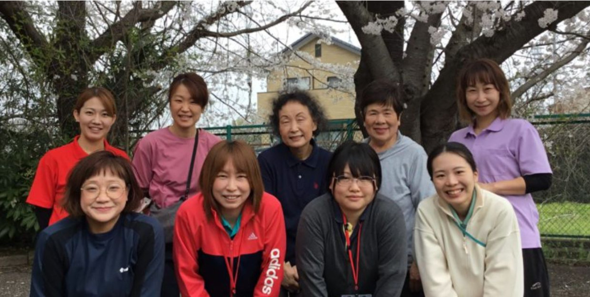 デイサービスセンター鶴寿園（介護タクシー/ドライバーの求人）の写真5枚目：利用者さんに負けない笑顔で、楽しくデイサービスでお仕事出来る方を募集中です！