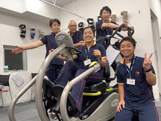 リハビリセンター鎌倉（看護師/准看護師の求人）の写真13枚目：チームワーク抜群！明るい職場です。