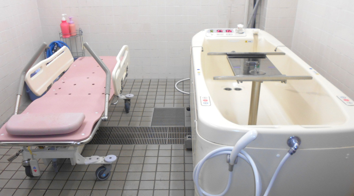 ミモザ寒川デイサービスの写真5枚目：機械浴を設置しており、その方に合ったケアの提供が可能です。