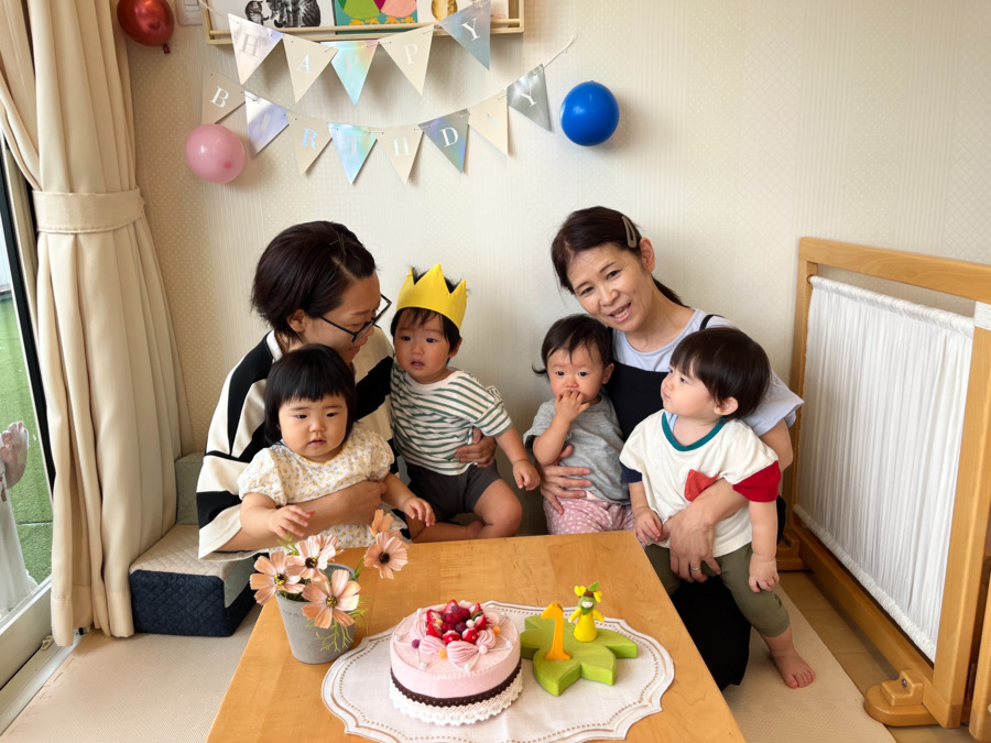 こととも保育園しかやま（保育士の求人）の写真3枚目：しかやま　お誕生日会