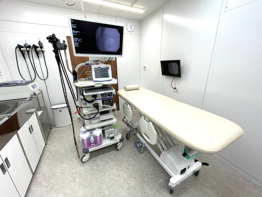 草加西口大腸肛門クリニック（医療事務/受付の求人）の写真4枚目：整理整頓されたきれいな内視鏡室です