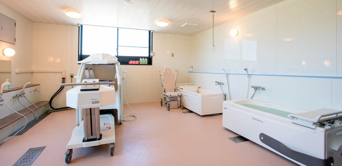 介護医療院　ゆうきの里（介護職/ヘルパーの求人）の写真4枚目：浴室