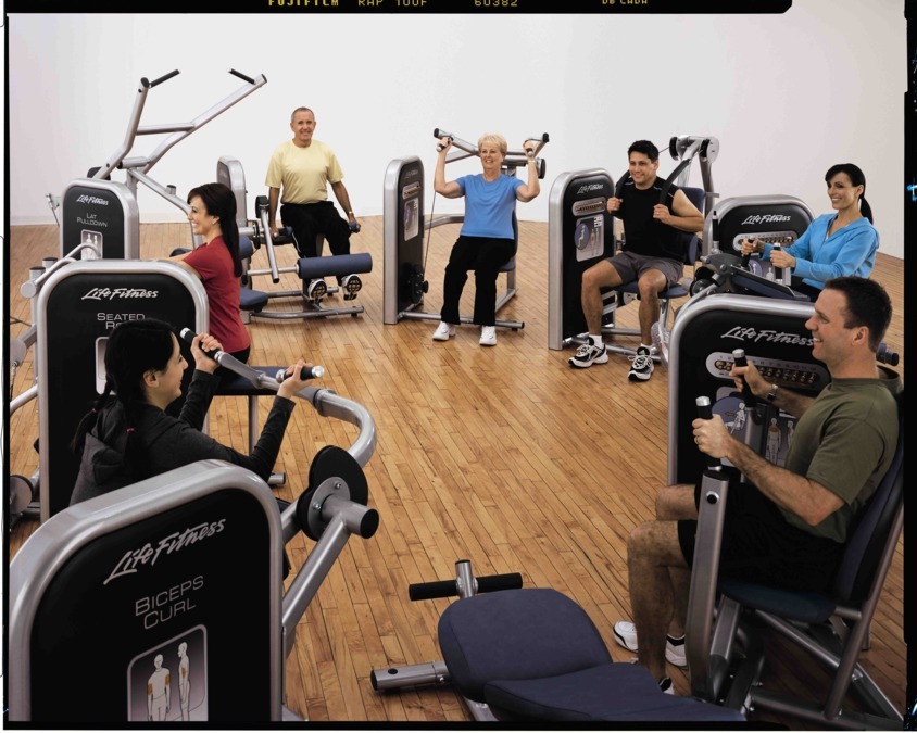 Smart GYM（介護職/ヘルパーの求人）の写真1枚目：要介護1,2　要支援1,2の利用者様が対象になります。利用者様を元気にしたい！