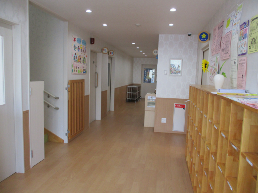 あおい保育園（保育士の求人）の写真4枚目：内観