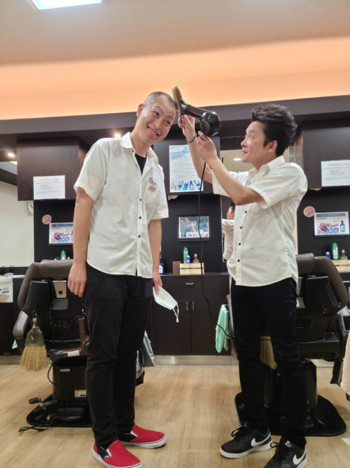 CHURA BARBAR  泉ヶ丘店（理容師の求人）の写真5枚目：アットホームなチュラで一緒に働きませんか？ご応募お待ちしてます！