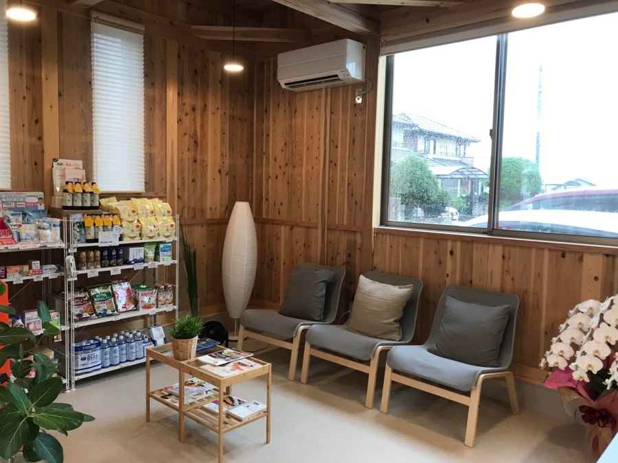 健やか薬局 明和店（薬剤師の求人）の写真3枚目：地域のみなさまから相談をいただける薬局づくりを目指しています♪