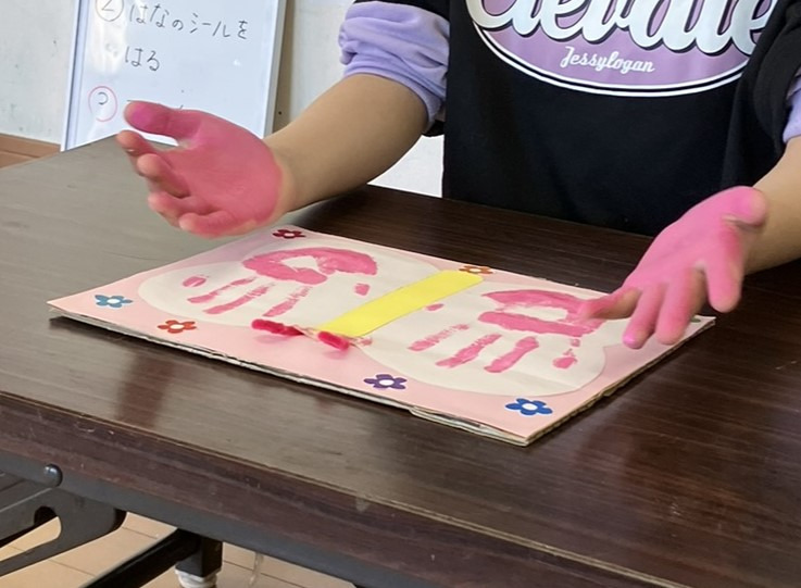 児童デイサービスたんぽぽの写真13枚目：上手に手形が出来ました♪