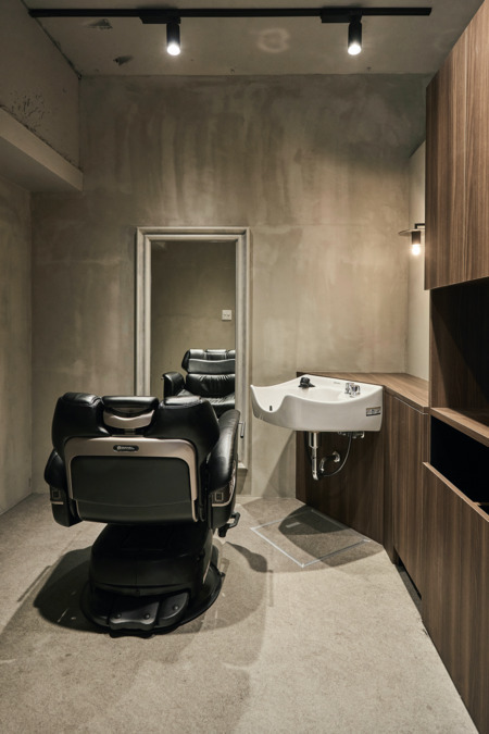 PRIVATE BARBER（理容師の求人）の写真3枚目：