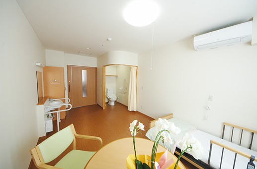 サービス付き高齢者向け住宅 ここわ(介護職/ヘルパーの求人)の写真:あたたかな居室です。