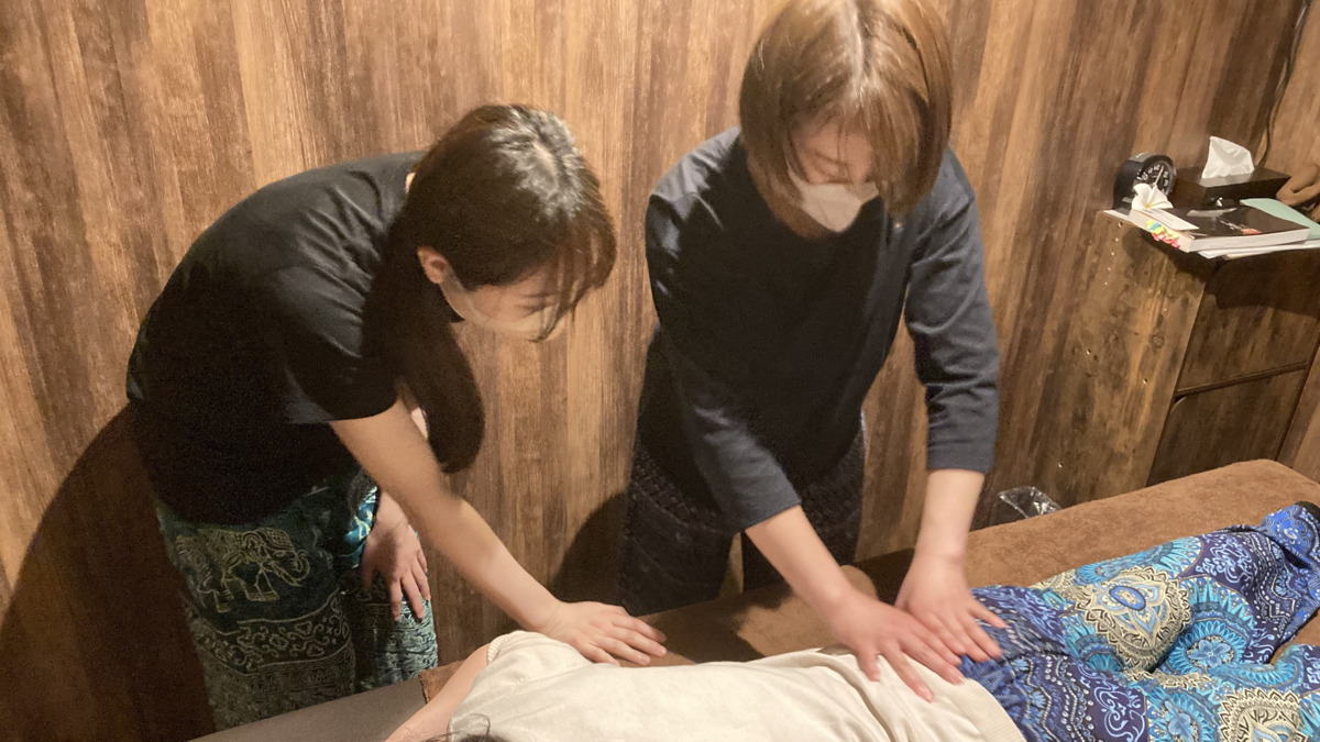 asian relaxation villa 北名古屋店の写真3枚目：マンツーマンで、基本的な“もみほぐし”から研修に入ります♪