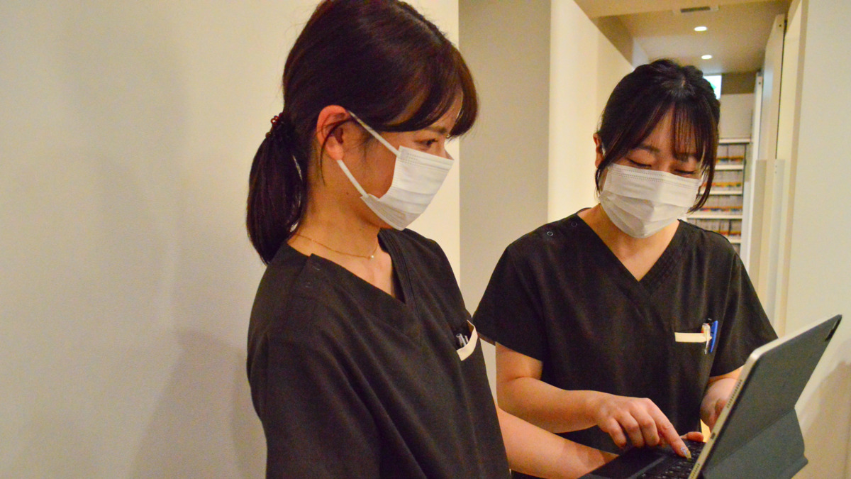 医療法人社団久 おかデンタルクリニックみのり台（歯科衛生士の求人）の写真3枚目：アポイントは45～60分でじっくり対応。情報共有もしっかり行うチーム医療✨