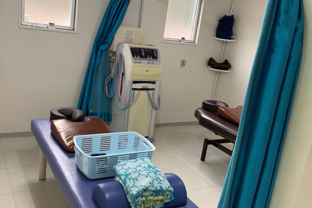 アクア整骨院（柔道整復師の求人）の写真8枚目：通常の施術室です